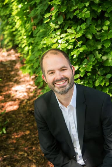 Headshot of Jonathan Bray